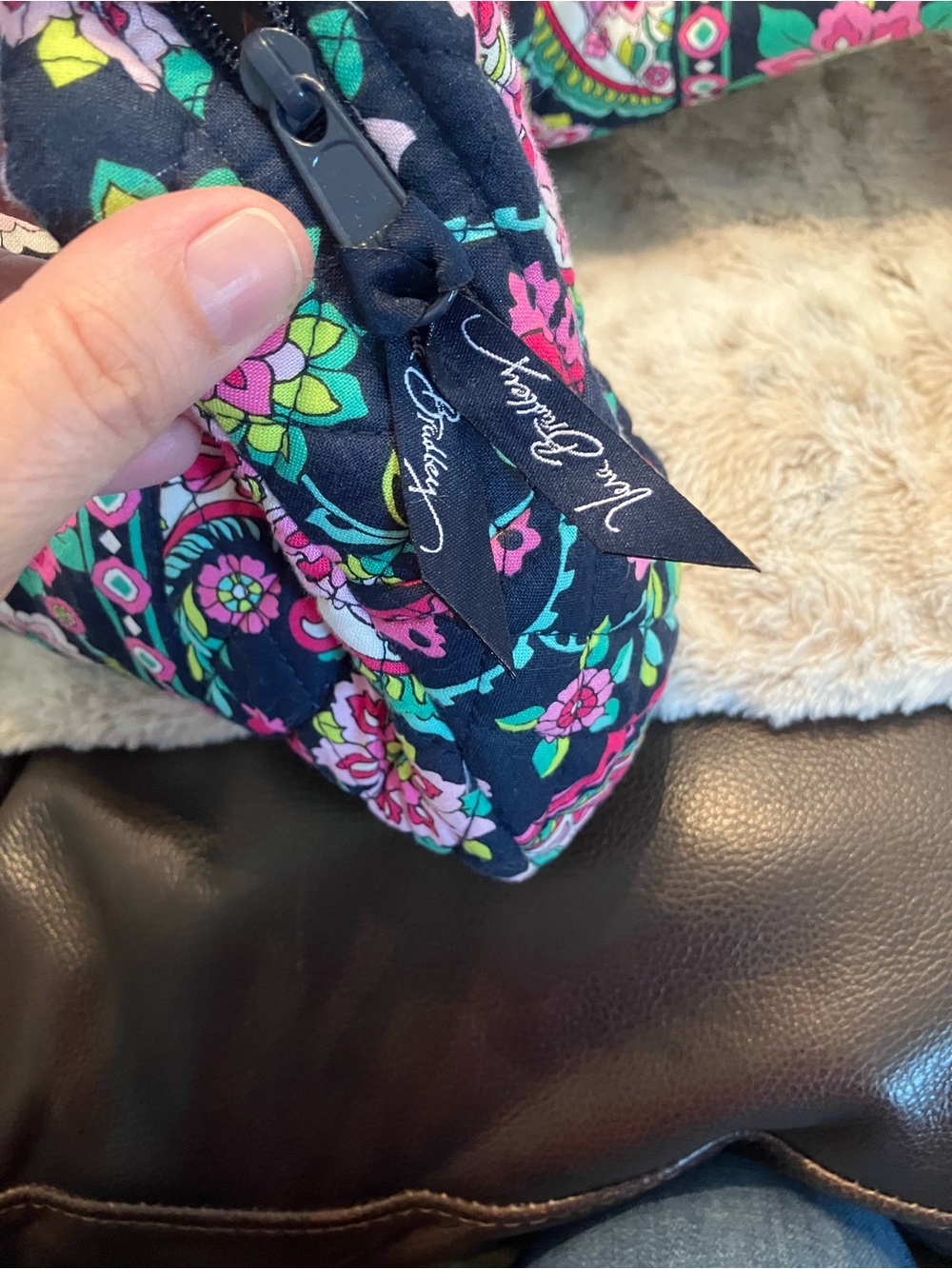 Vera Bradley large zip duffel and large cosmetic bag zip , Paisley design . - Picture 7 of 8